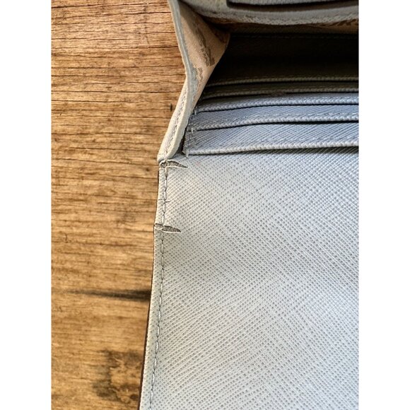 Michael Kors powder blue wallet - Picture 6 of 10